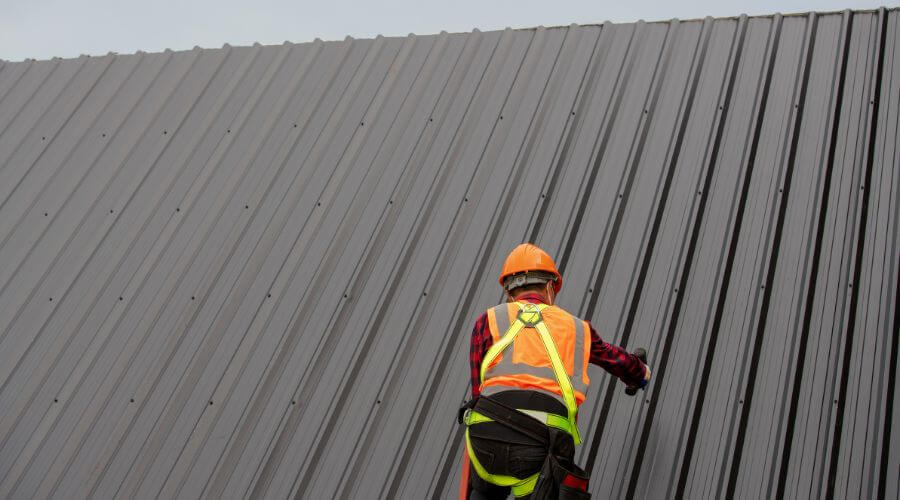 Professional residential roofers in Niantic, IL